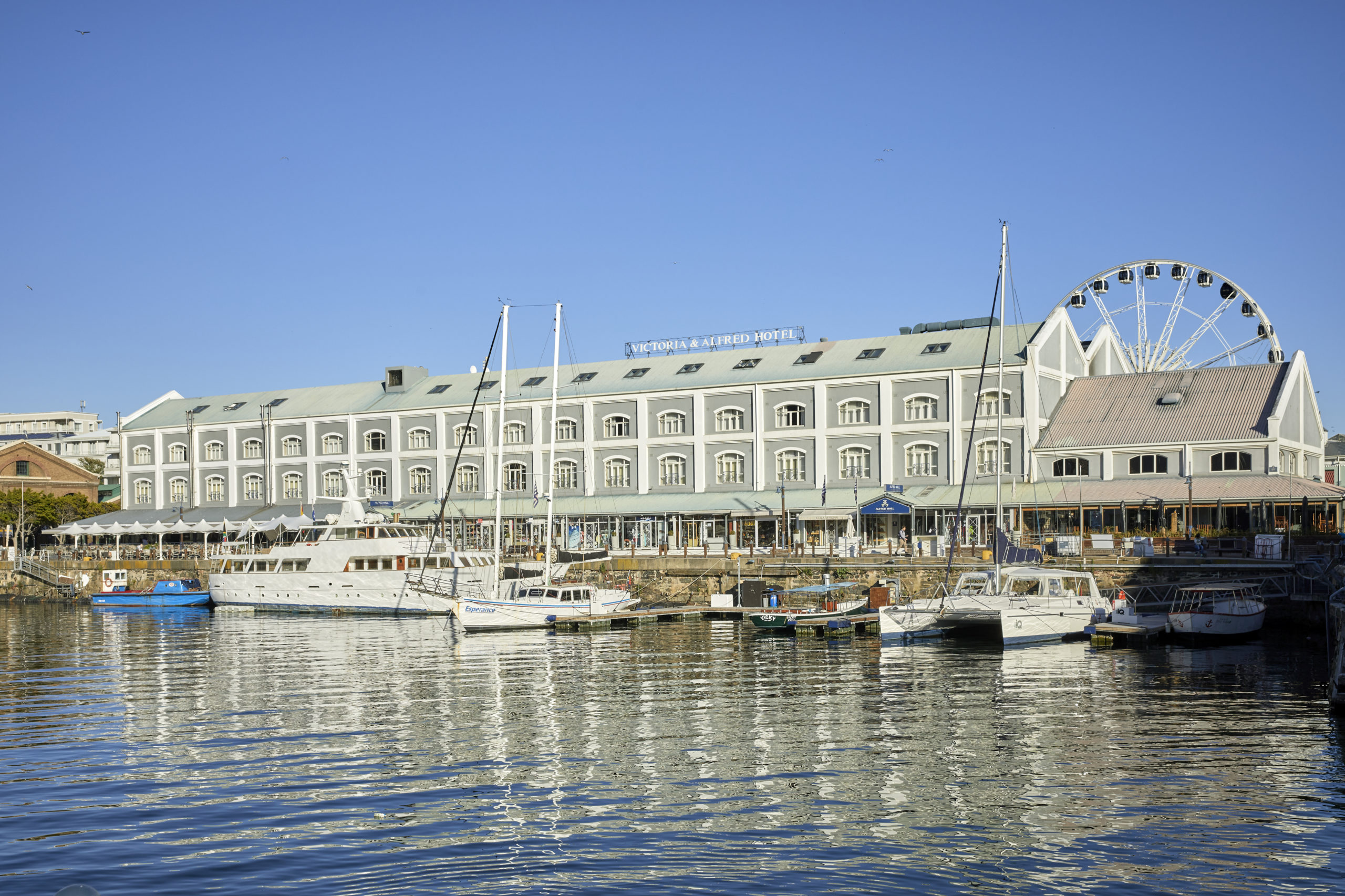 Victoria & Alfred-Exterior