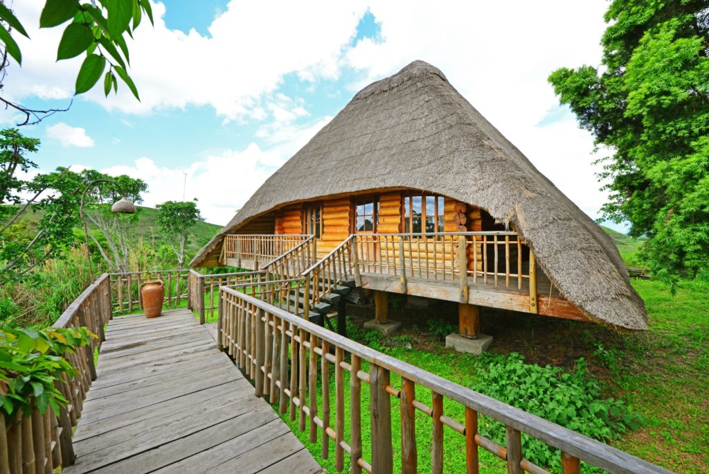 Uganda - Fort Portal - 1568 - Kyaninga Lodge Outside Area