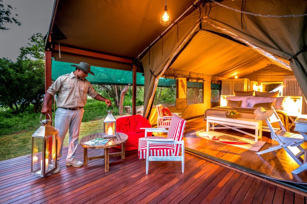 Sri Lanka - Wirawila - 1567 - Flameback Eco Lodge Lodge Decking