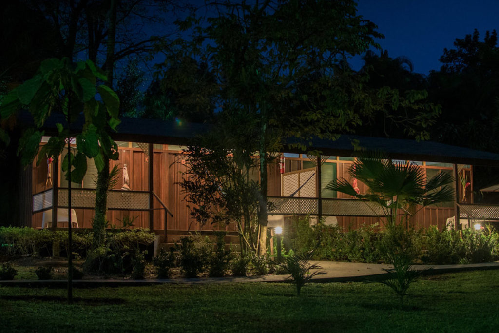 Costa Rica - Tortuguero - 10024 - Mawamba Lodge at night