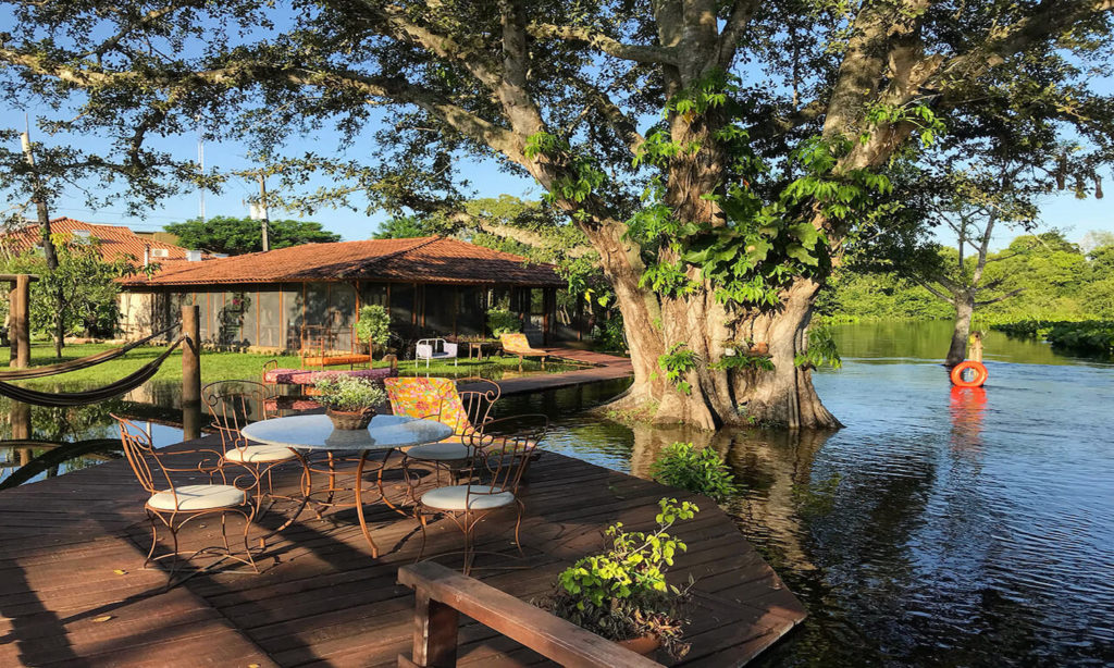 Brazil - Miranda - 1569 - Refugio da Ilha Waterside Decking Relax