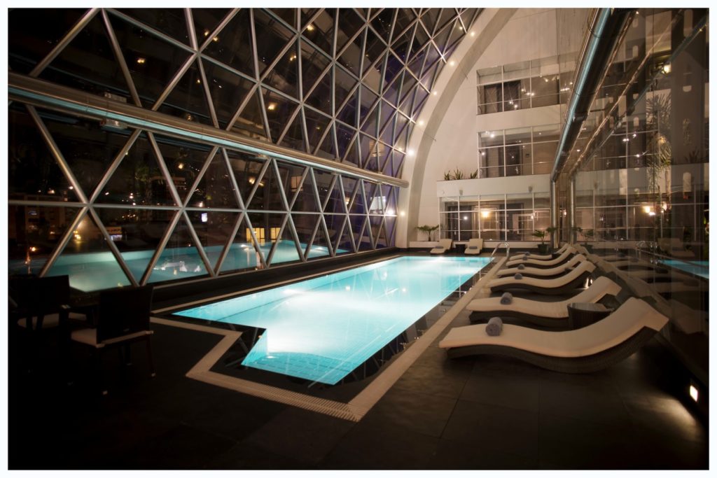 Bolivia - La Paz - 1561 - Casa Grande Hotel City Night Pool