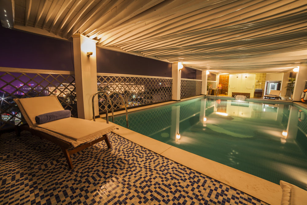 Vietnam - Hue - 16103 - Moonlight Pool