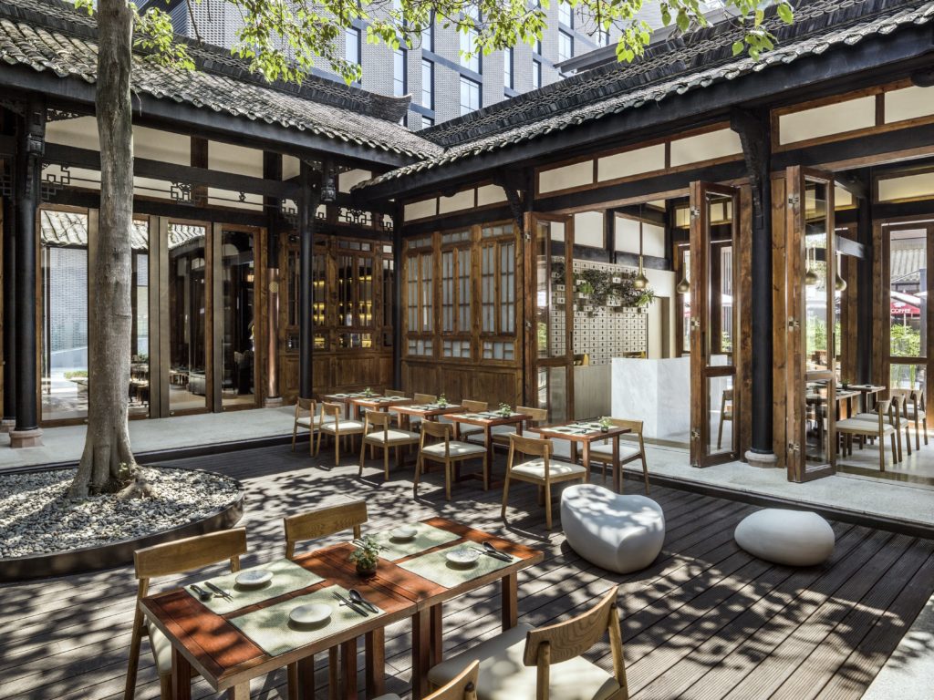 China - Chengdu - 18262 - The Temple House tea courtyard