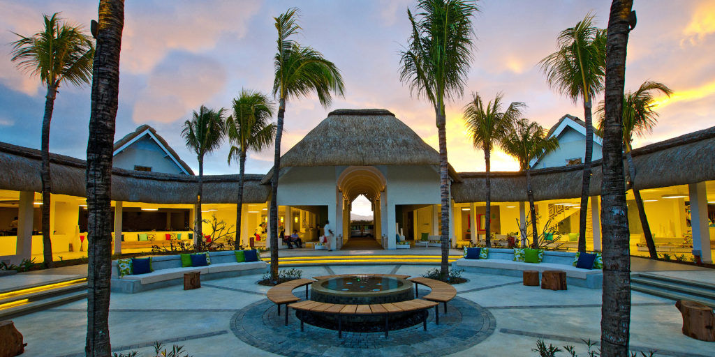 Mauritius - Belle Mare - 3996 - Ambre Hotel Main entrance